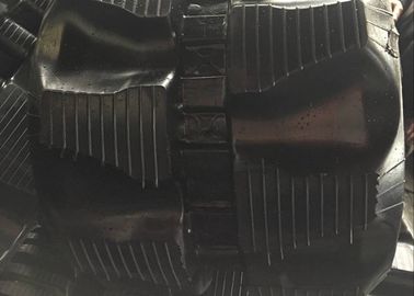 Schwarzer Bagger-Gummi spürt 147.06kg für KOMATSU Pc30/Airmann Ax30 auf