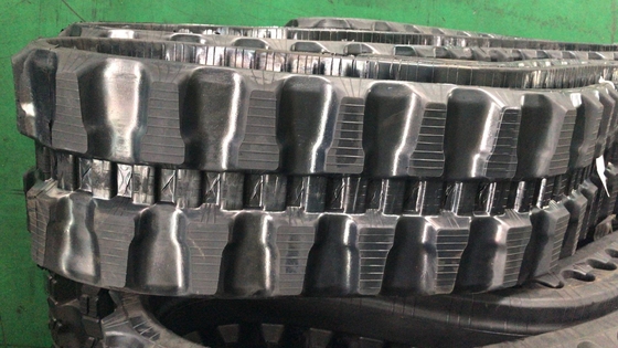 300 X 52,5 X 82W Kautschukspuren für Bagger und Baumaschinen