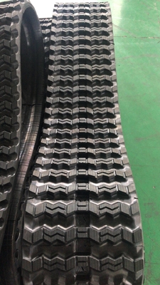ZZS450x86x56 Zigzag-Muster-Skid-Steer-Lader Größe verstellbare Gummibahn