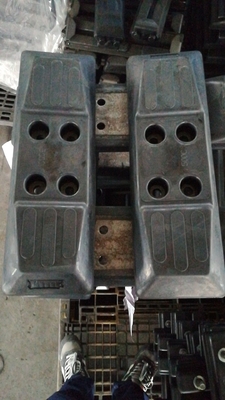 500 mm Breite 171 Pitch-Kette auf schwarzen Bagger Gummi und Stahl Gummi Pads