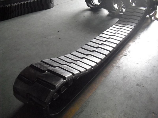 470x152.4x52 Glatte oder gravierte Muster Gummibahnen Asphalt Paver Teile mit 52 Verbindungen