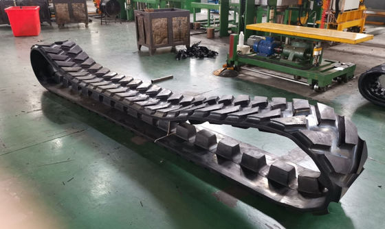 460 X 225 X 36 Gummibahn für AP-1055B Asphaltpaver Gummibahn