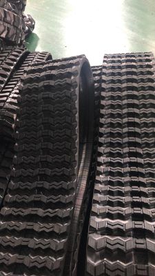 320x86x55/400x86x55/450x86x55 Zigzag-Muster Schlittschleifer Lader Gummibahn
